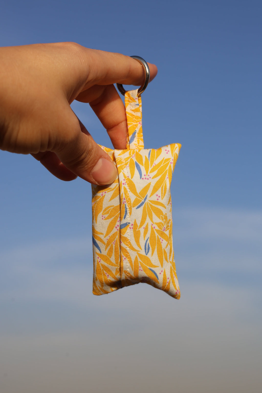 YELLOW LEAVES POO POUCH