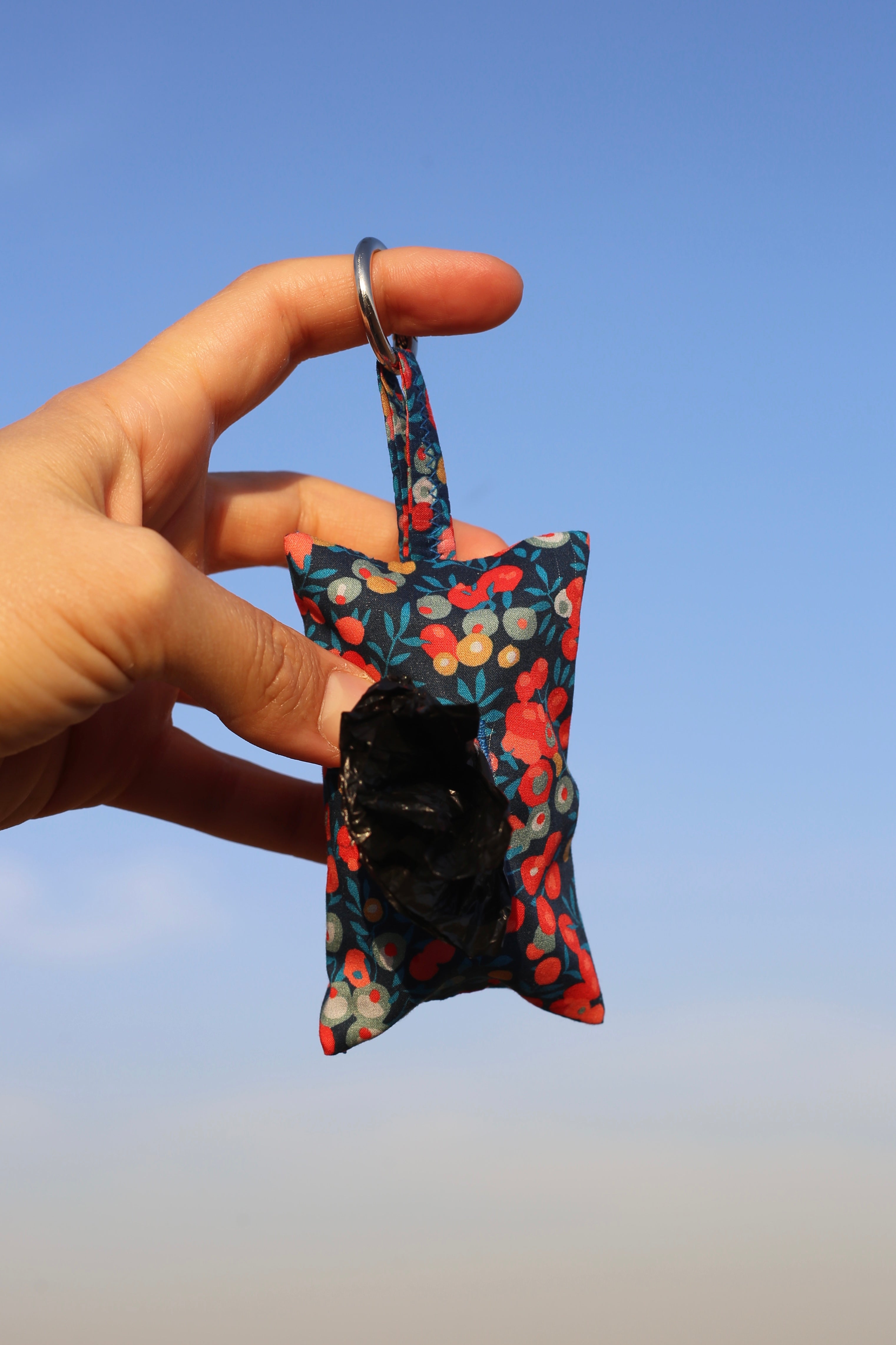 BLUE SAKURA POO POUCH