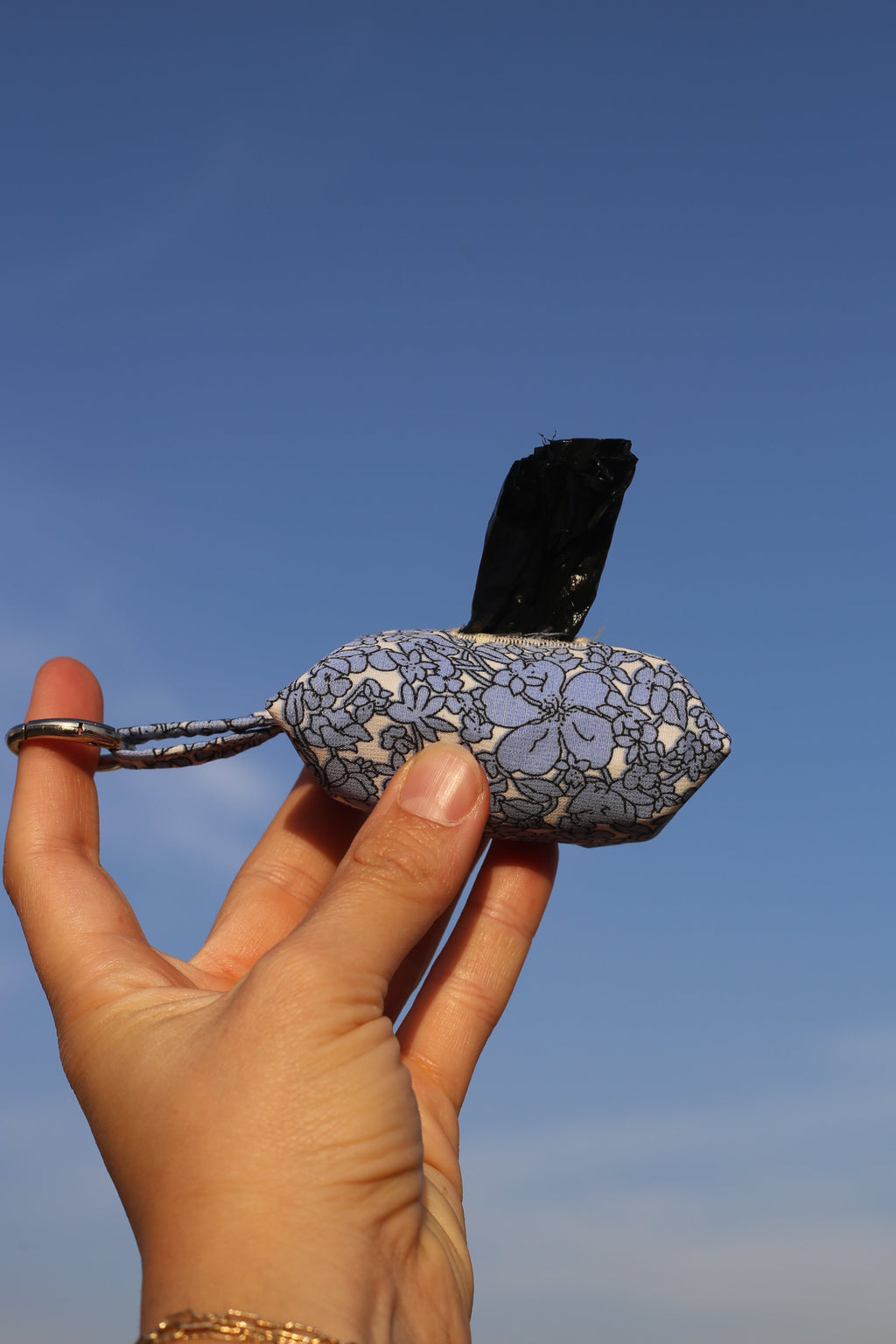 OCEAN FLOWER POO POUCH