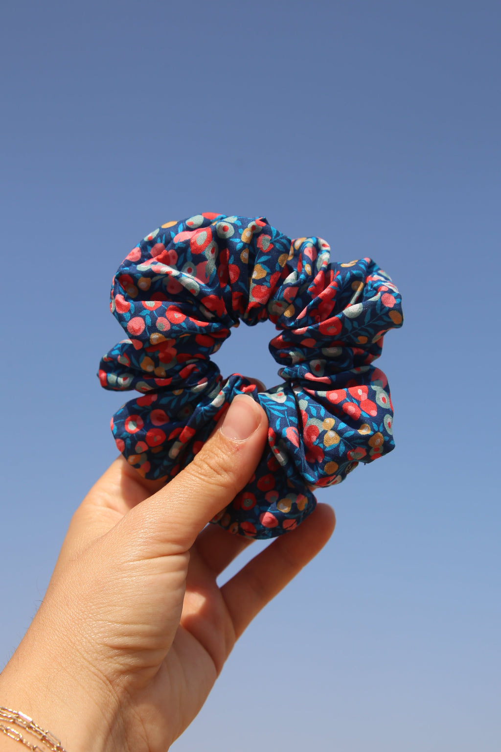 BLUE SAKURA SCRUNCHIE