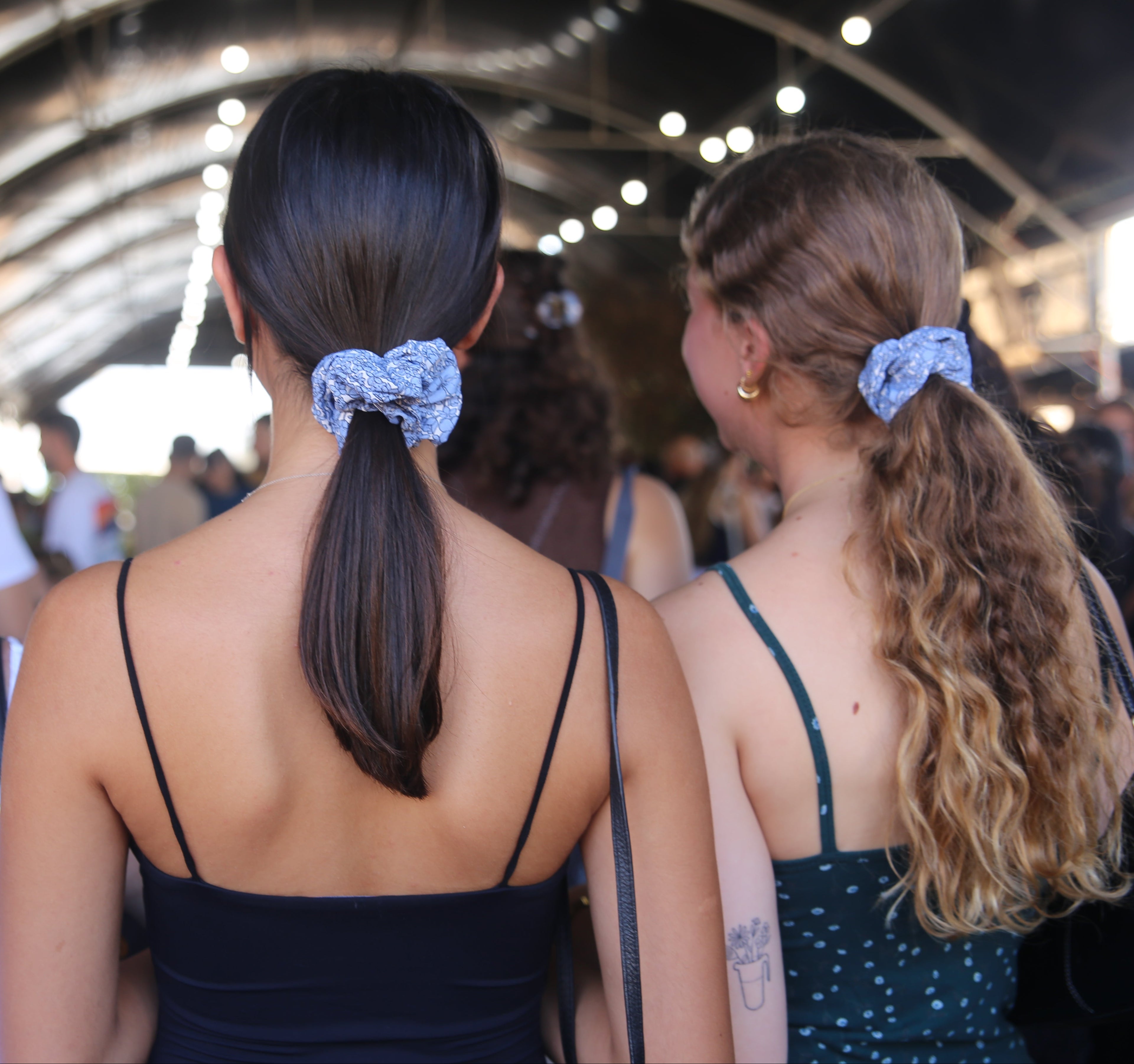 OCEAN FLOWER SCRUNCHIE