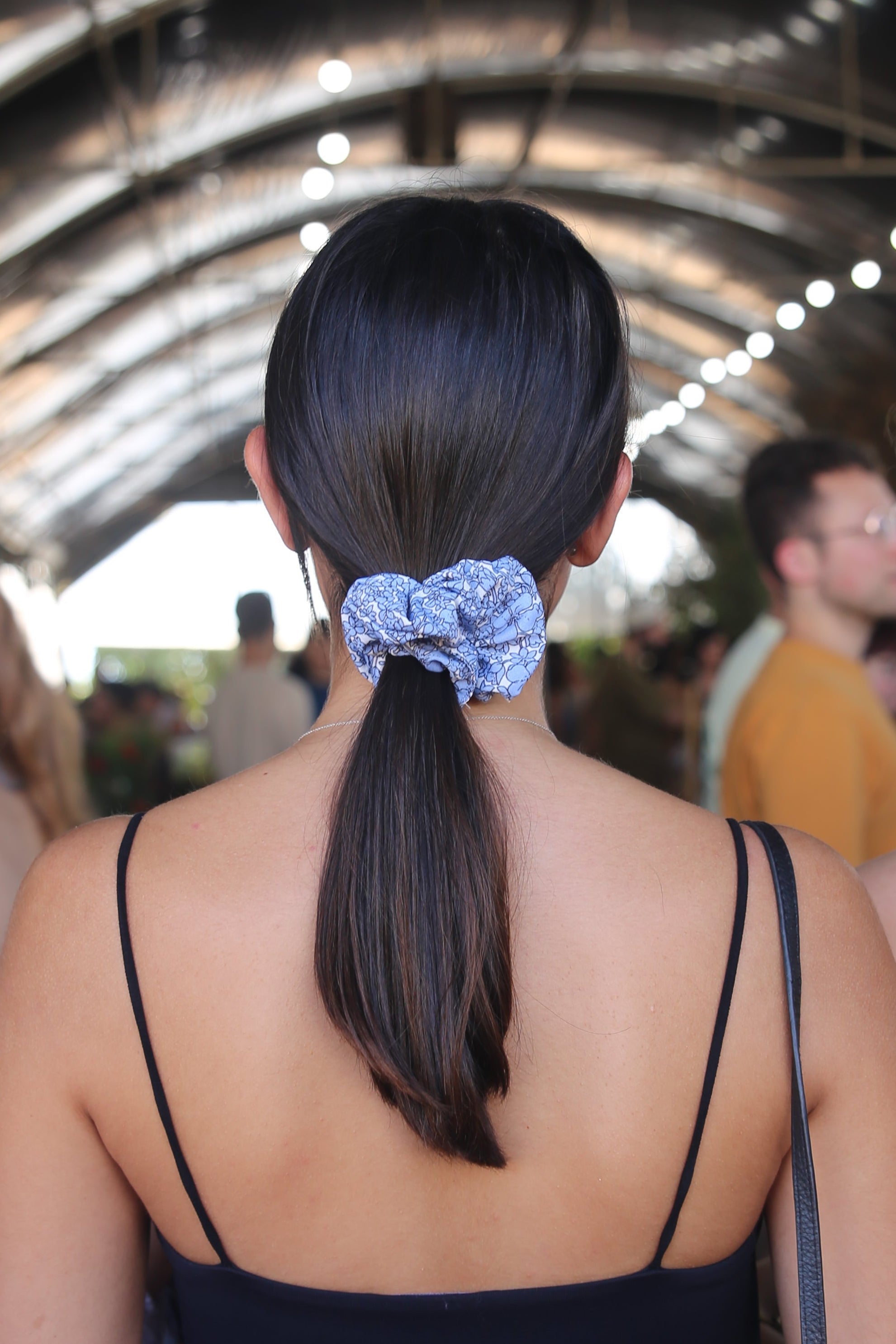 OCEAN FLOWER SCRUNCHIE